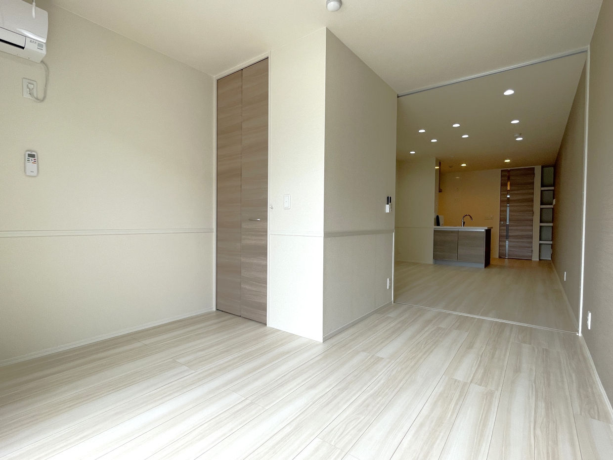 6帖の洋室。LDKとは扉で仕切られています