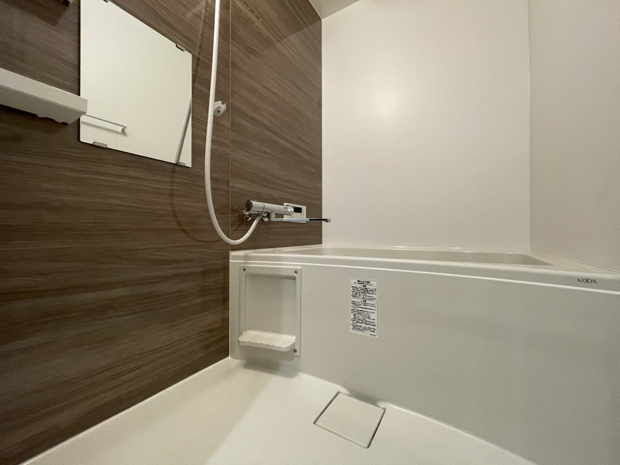 お風呂は一階。追い焚き＆浴室乾燥付き。