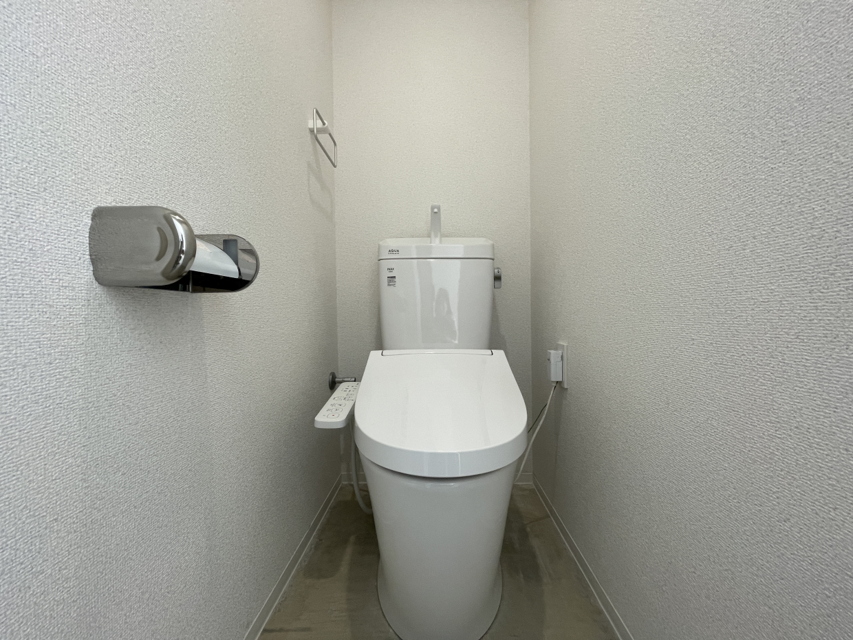 トイレは1階のガレージにあります