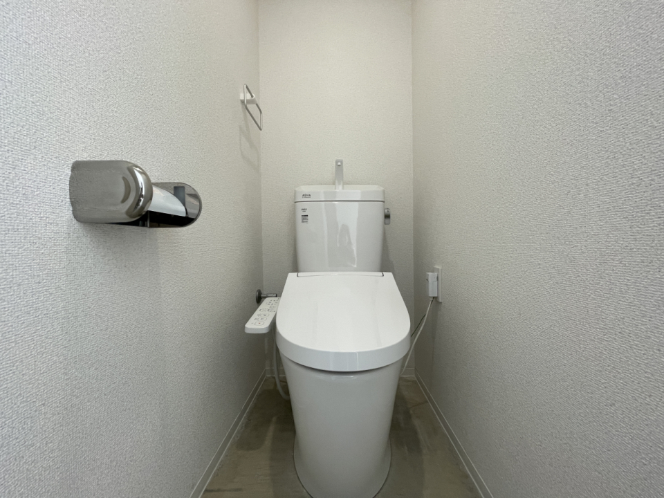 トイレは1階のガレージにあります