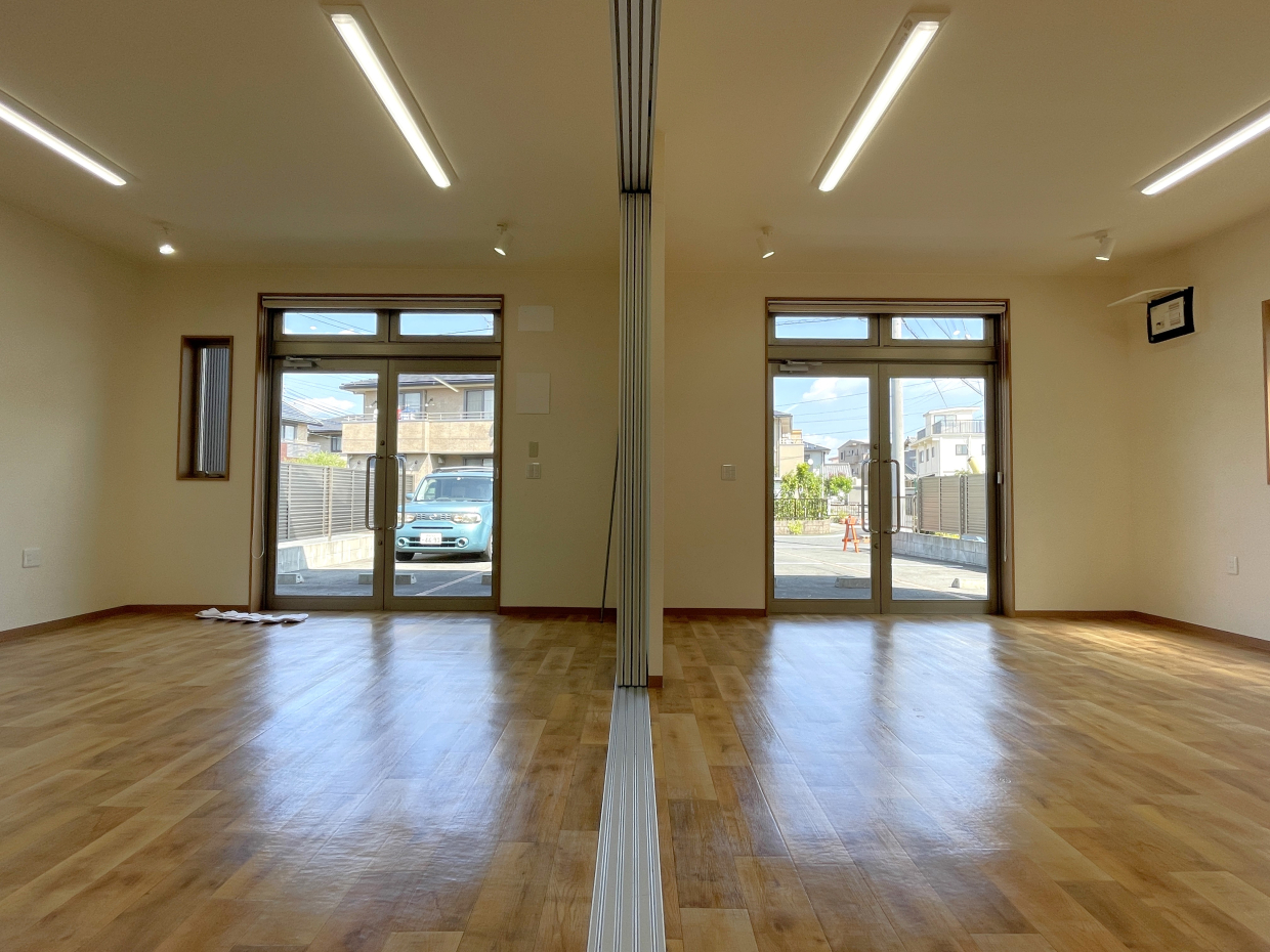 外からの出入りはどちらにも可能です