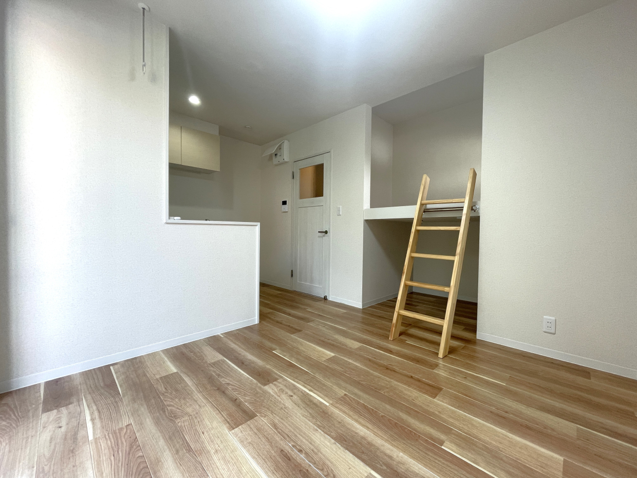 ロフト付きのワクワクするお部屋です！！