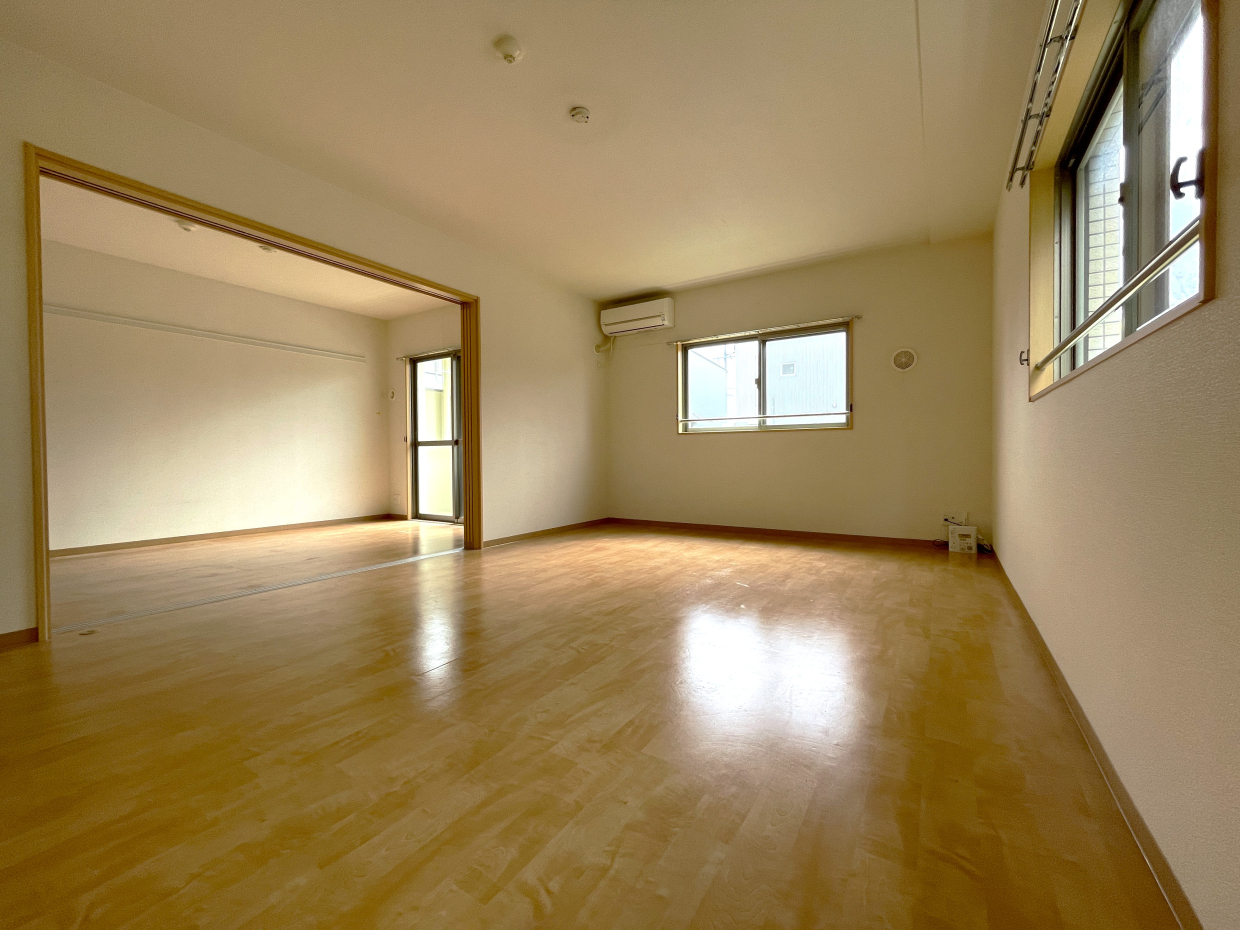 LDKの横は洋室8帖