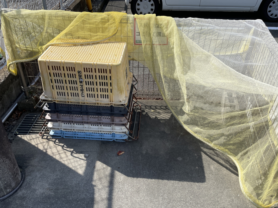 ゴミ置き場も敷地内に。