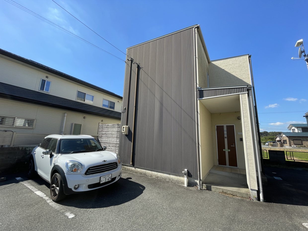 白&times;黒のスタイリッシュな外観