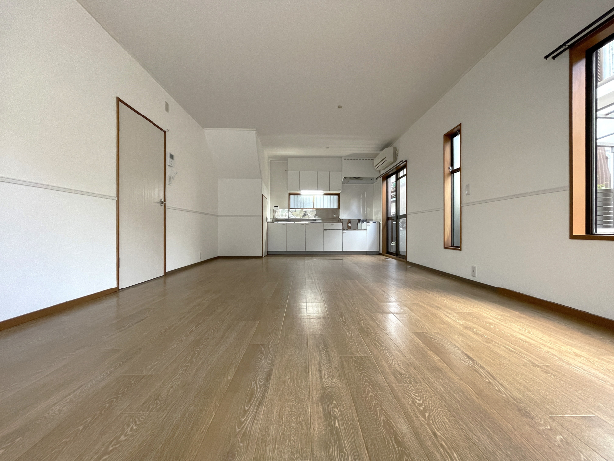 奥まで続く広いLD