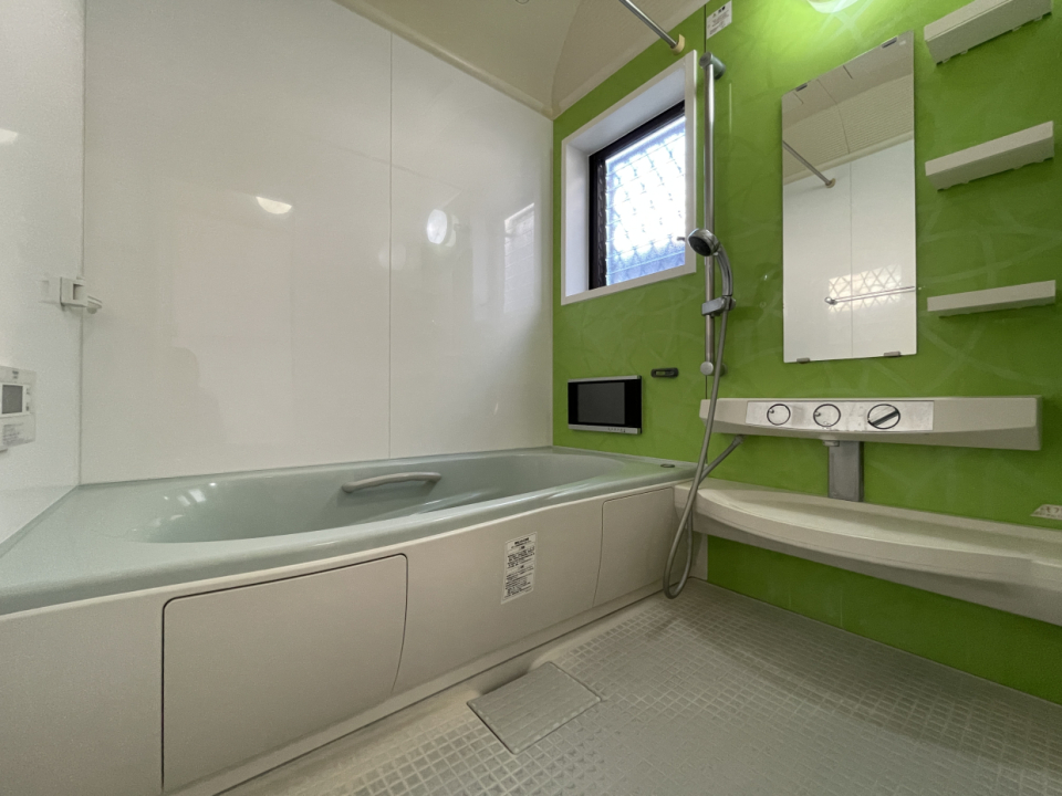 と思えばお風呂は緑！