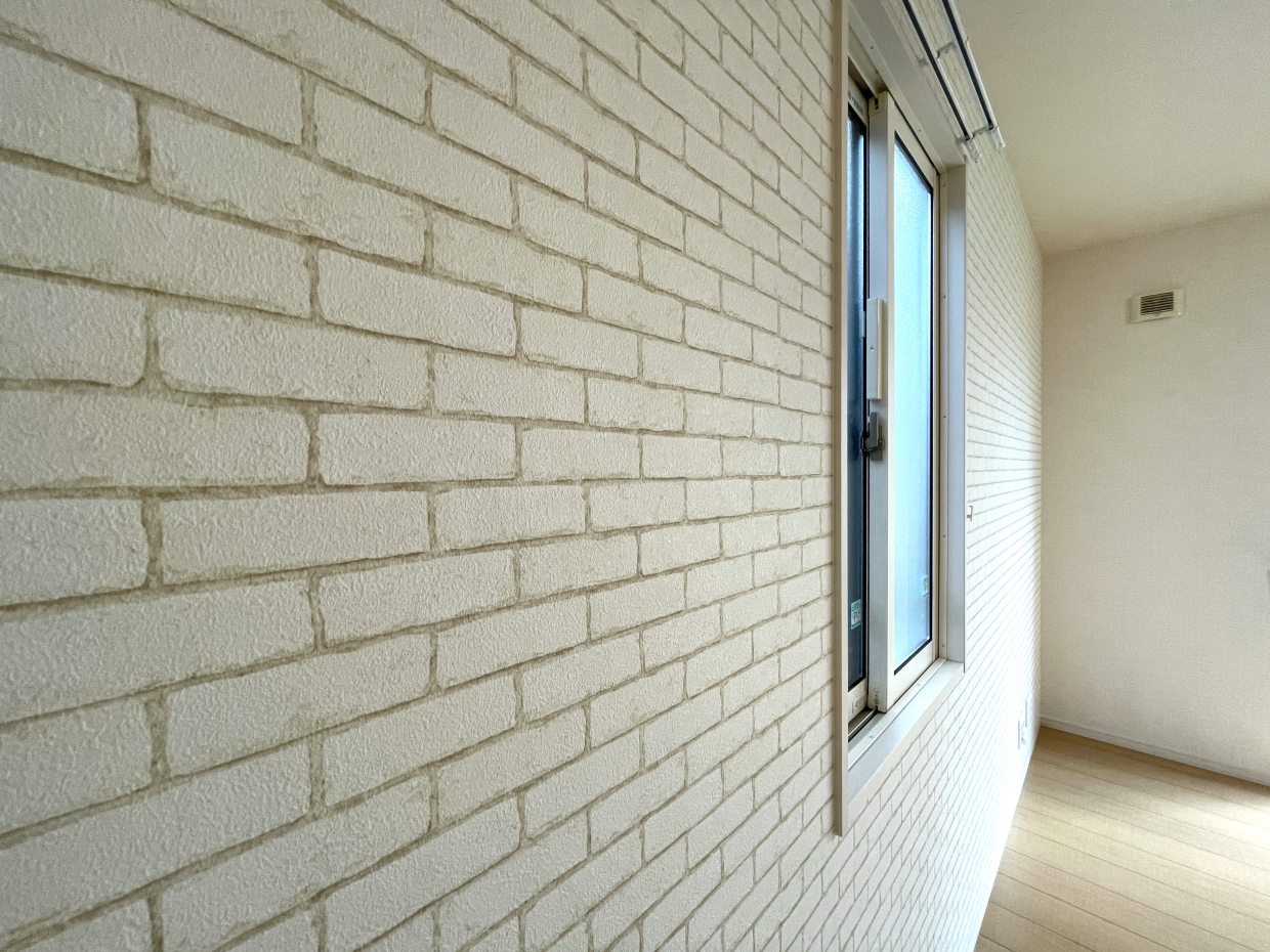 リビングルームの壁紙もオシャレ！