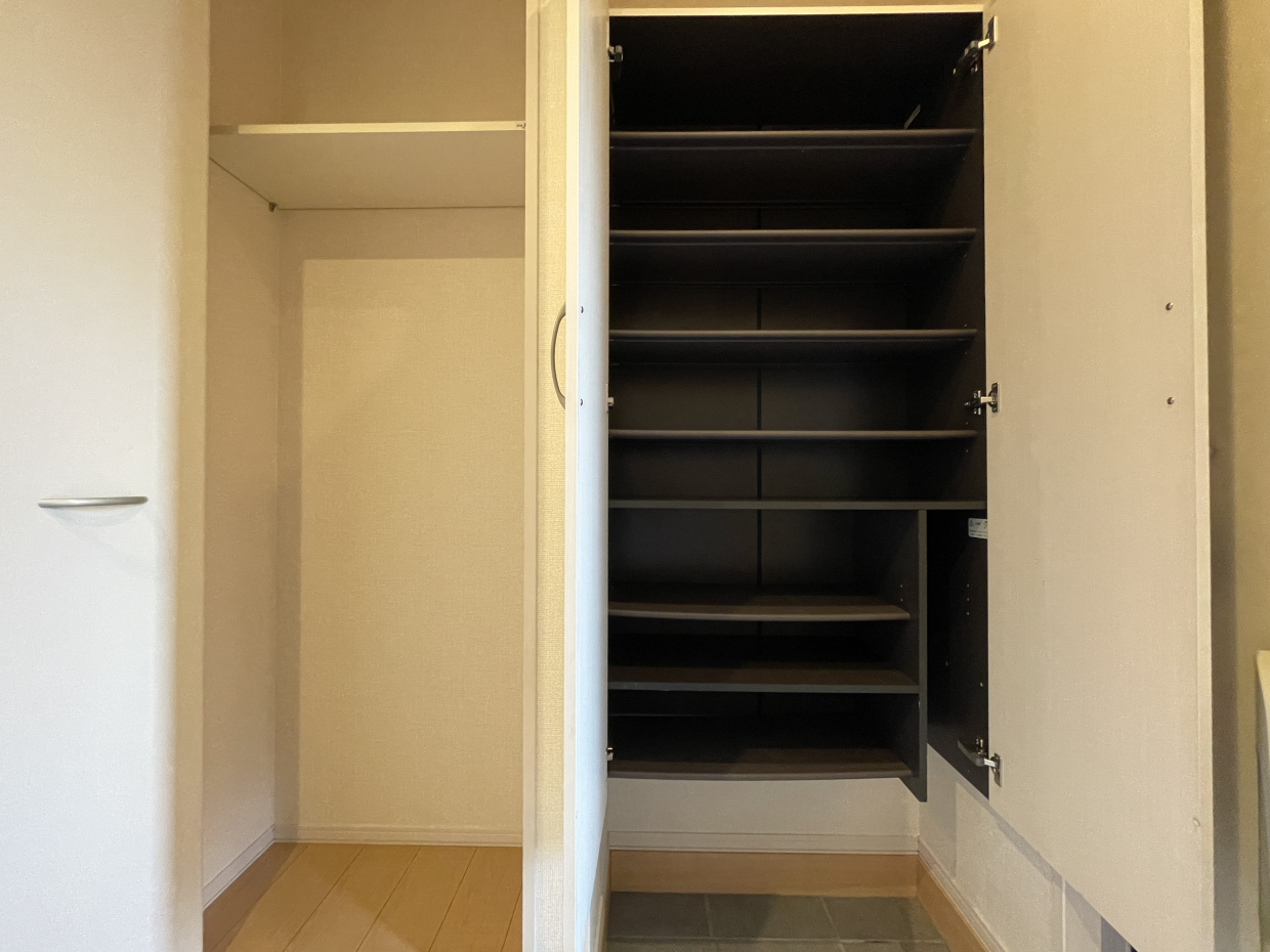 シューズボックス