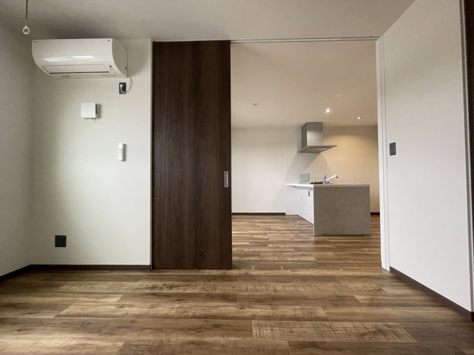 LDKだけでなく、洋室にもエアコンが付いてます。2台設備はかなりお得！