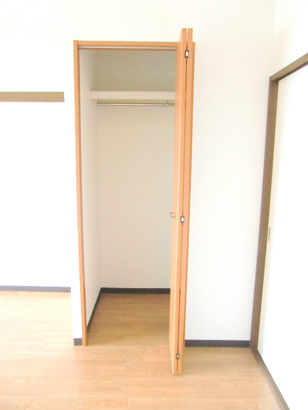 コンパクトなクローゼット