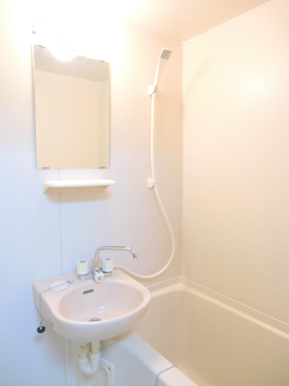 洗面は浴室にあります