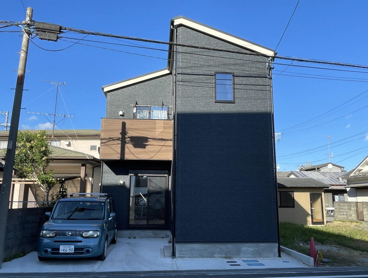 一見戸建てなんだけど、上下階で分かれた2世帯限定の賃貸なんです！