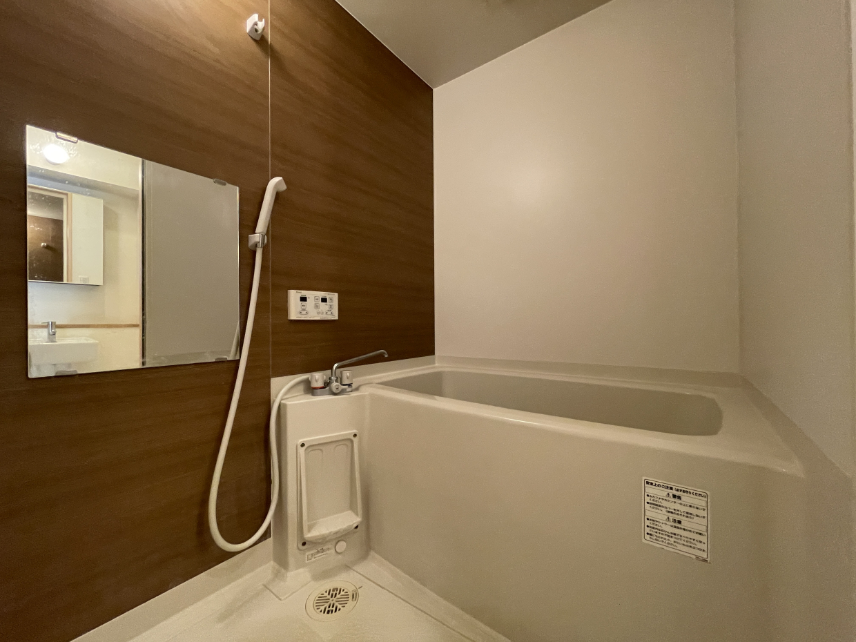 お風呂は追い焚き機能付き