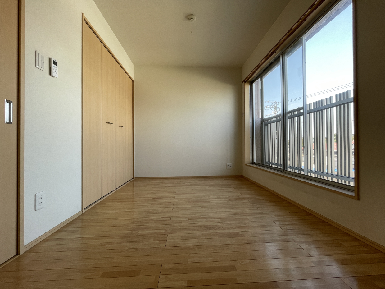 北側の洋室は6.3帖