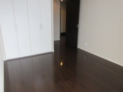 約6.2畳の洋室は洗面室の目の前のお部屋