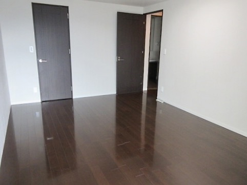 約9.5畳の洋室はマスターベッドルームに