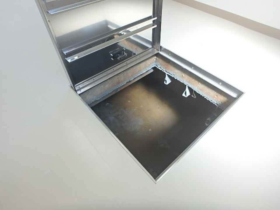 開けるとこんな感じ。
