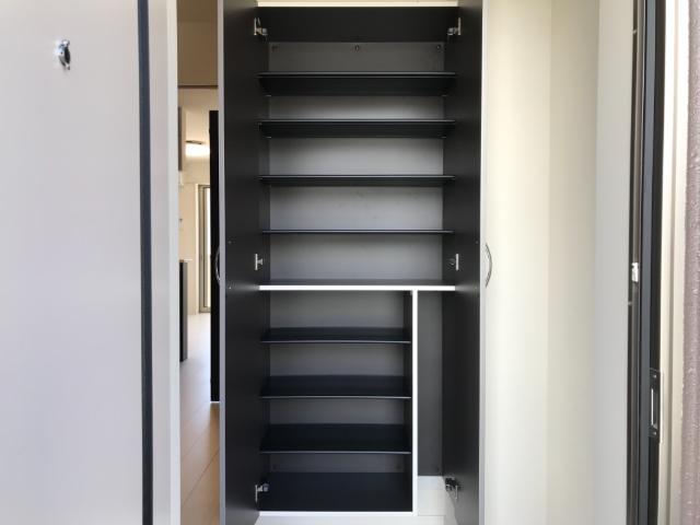 シューズボックス