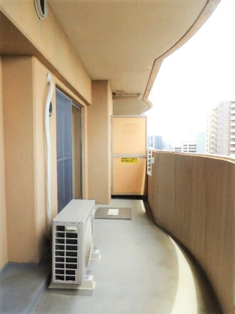 気持ち広めのバルコニー。