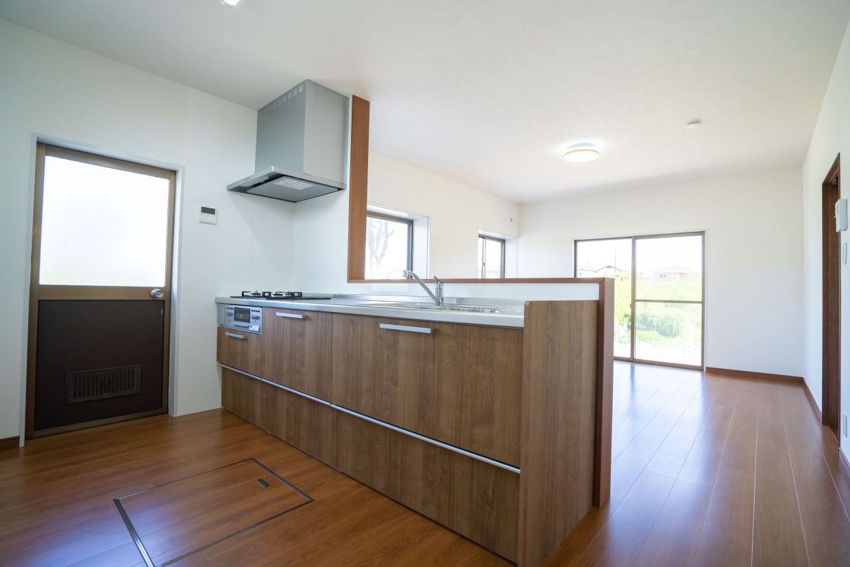 リビングが見渡せるオープンなキッチン