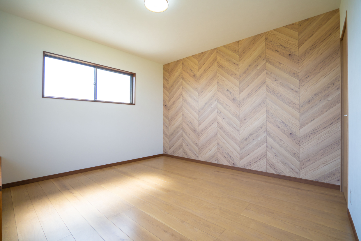 西側の8帖の洋室