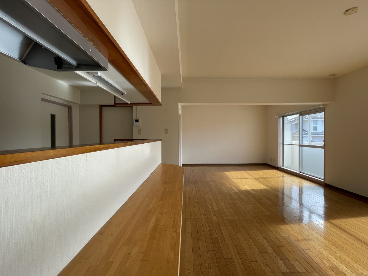 長いカウンターキッチン