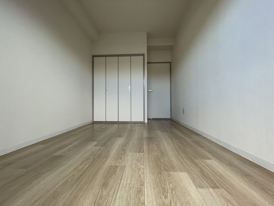 北側の洋室は6帖