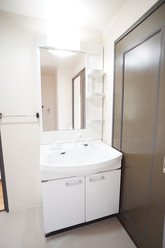シャワー付洗面台