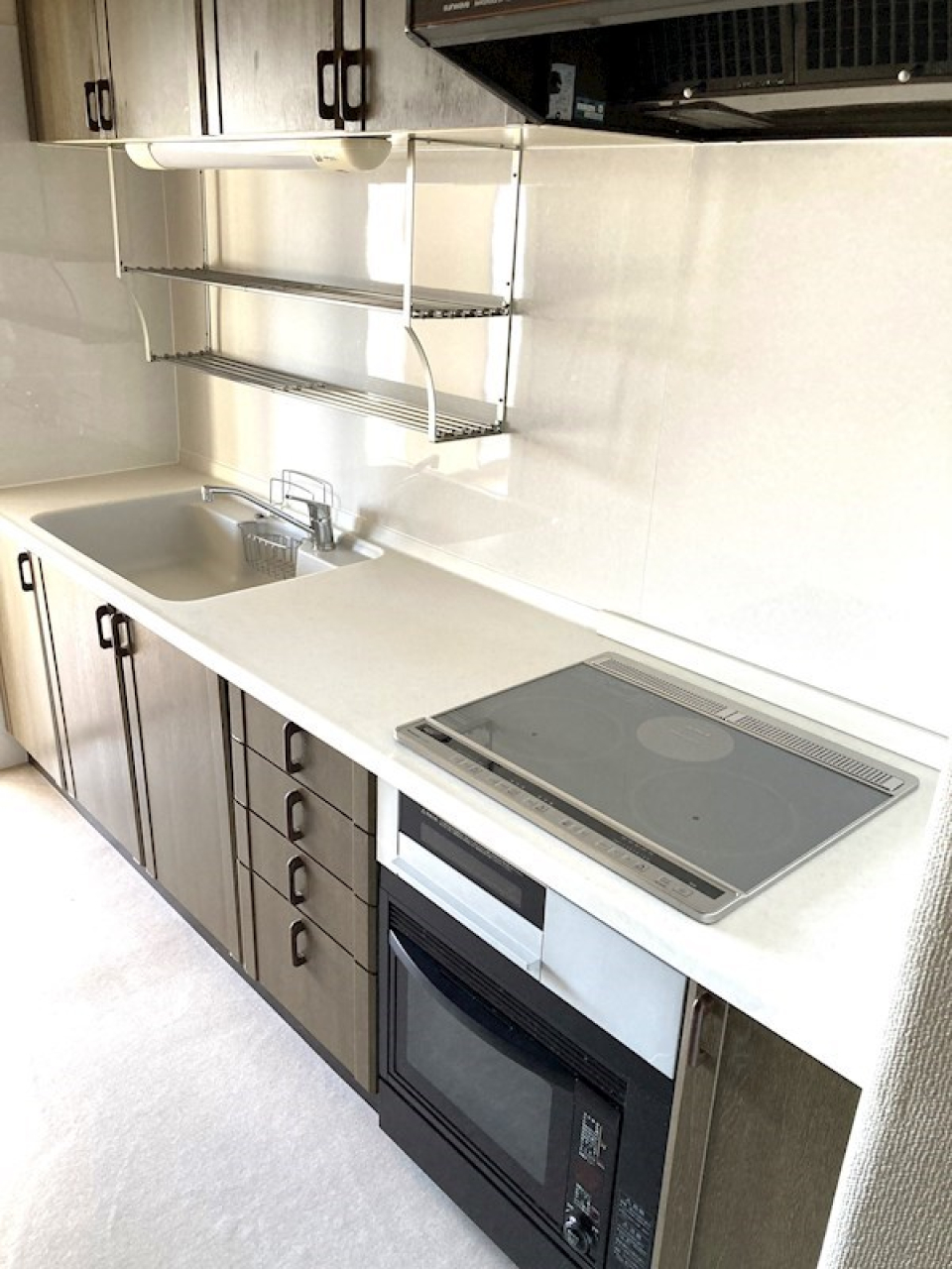 IH3口コンロ、そして驚きのオーブン付き、、！