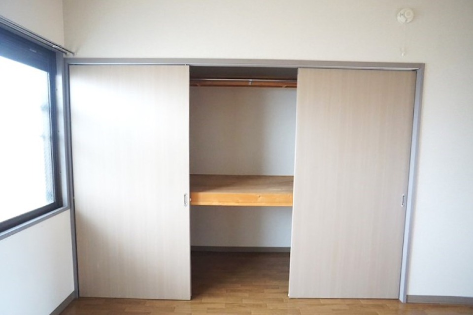 洋室②の収納スペース