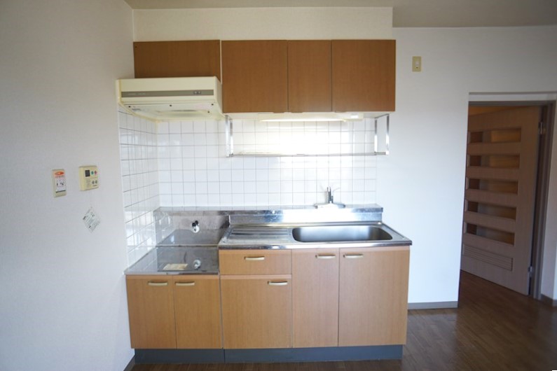 キッチンは少しコンパクト、、