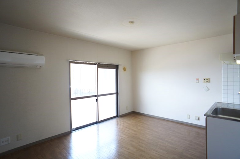 広々10帖のリビングルーム