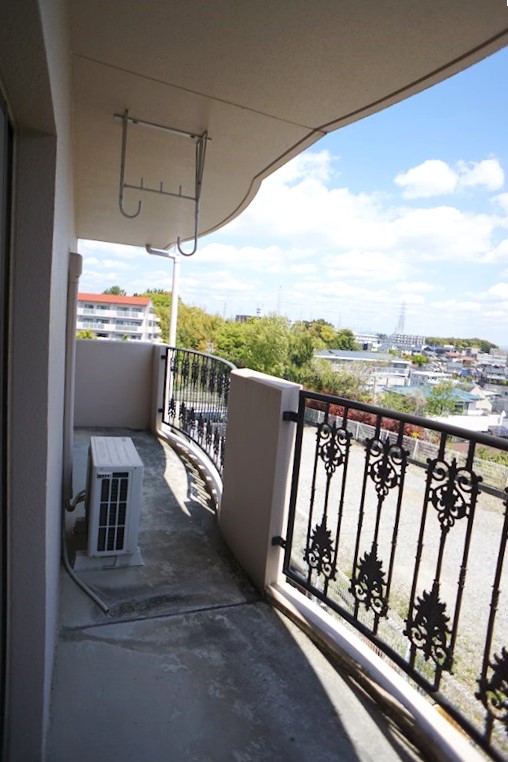 広々としたバルコニーで洗濯物がよく乾きそう♪