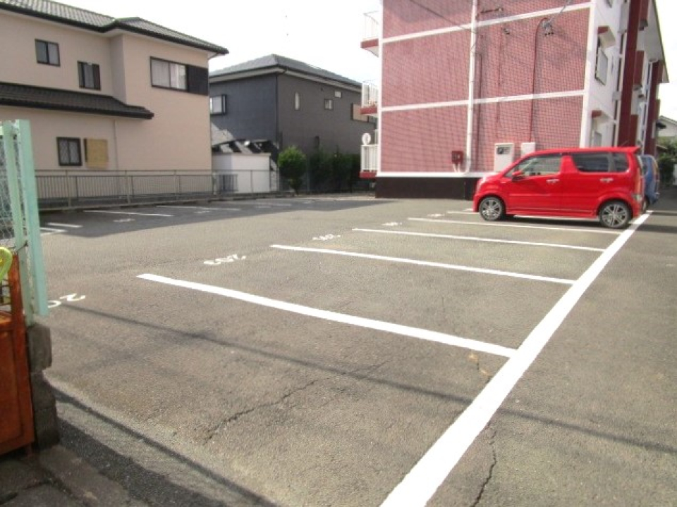 駐車場1台無料です！