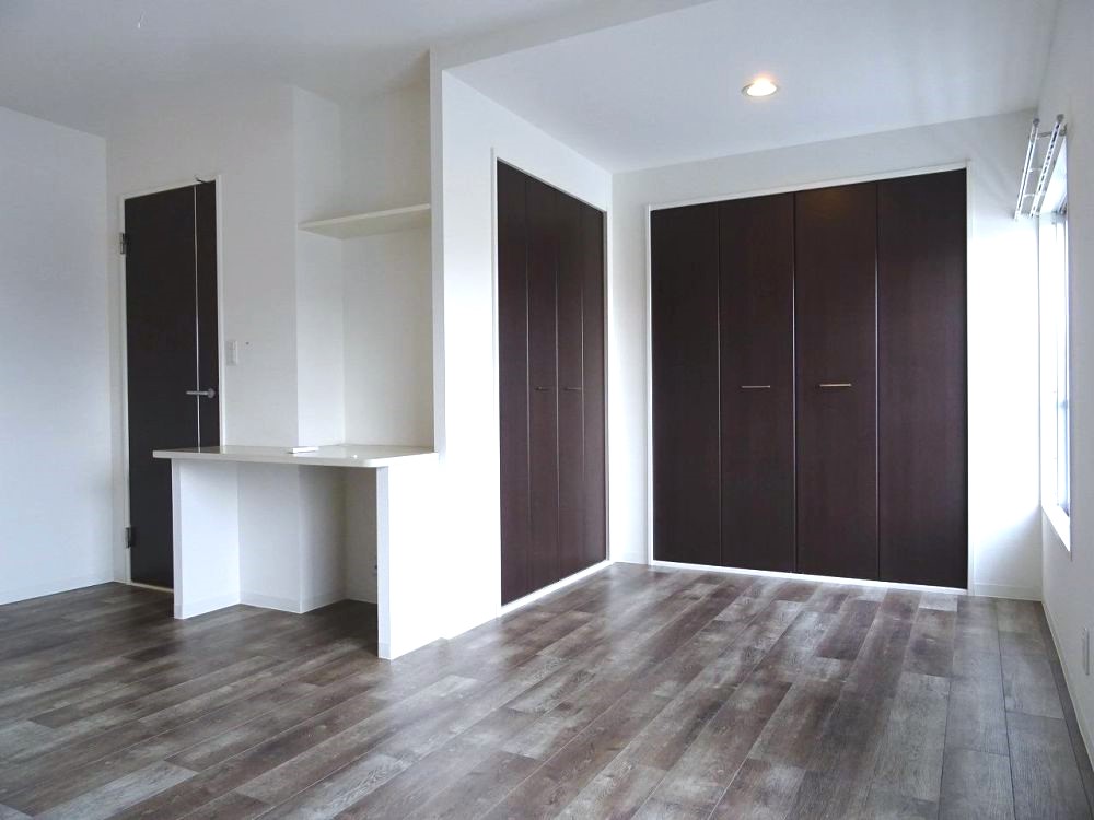 陽当たり良好な洋室10帖