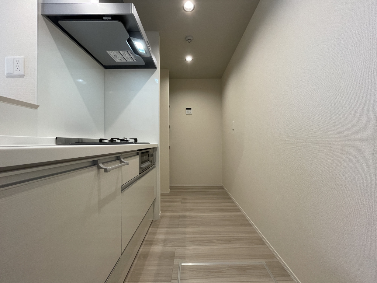 キッチンスペースは広々。そして奥には、、、
