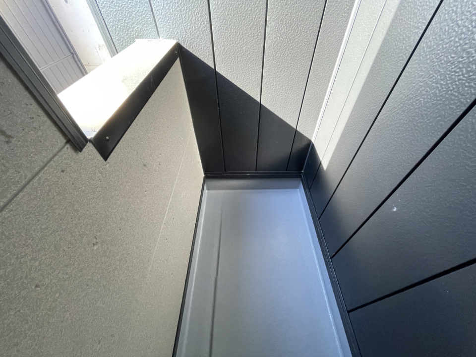 三階もコンパクトなベランダ。陽当たりはいいです