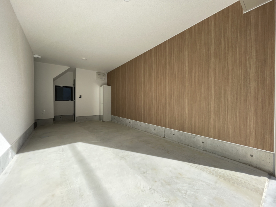 ガレージも広々！！