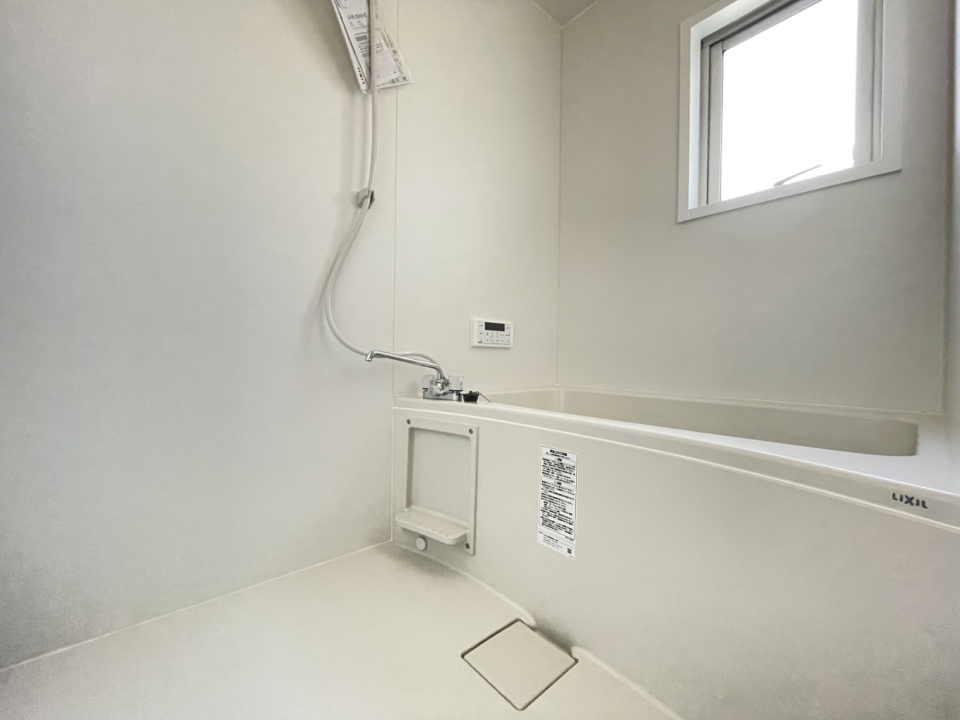 お風呂もピカピカ！追い炊き機能付き。