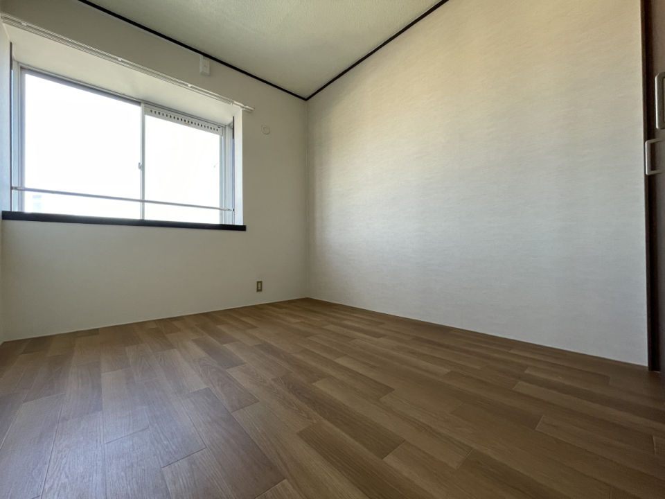 こちらは北側の洋室