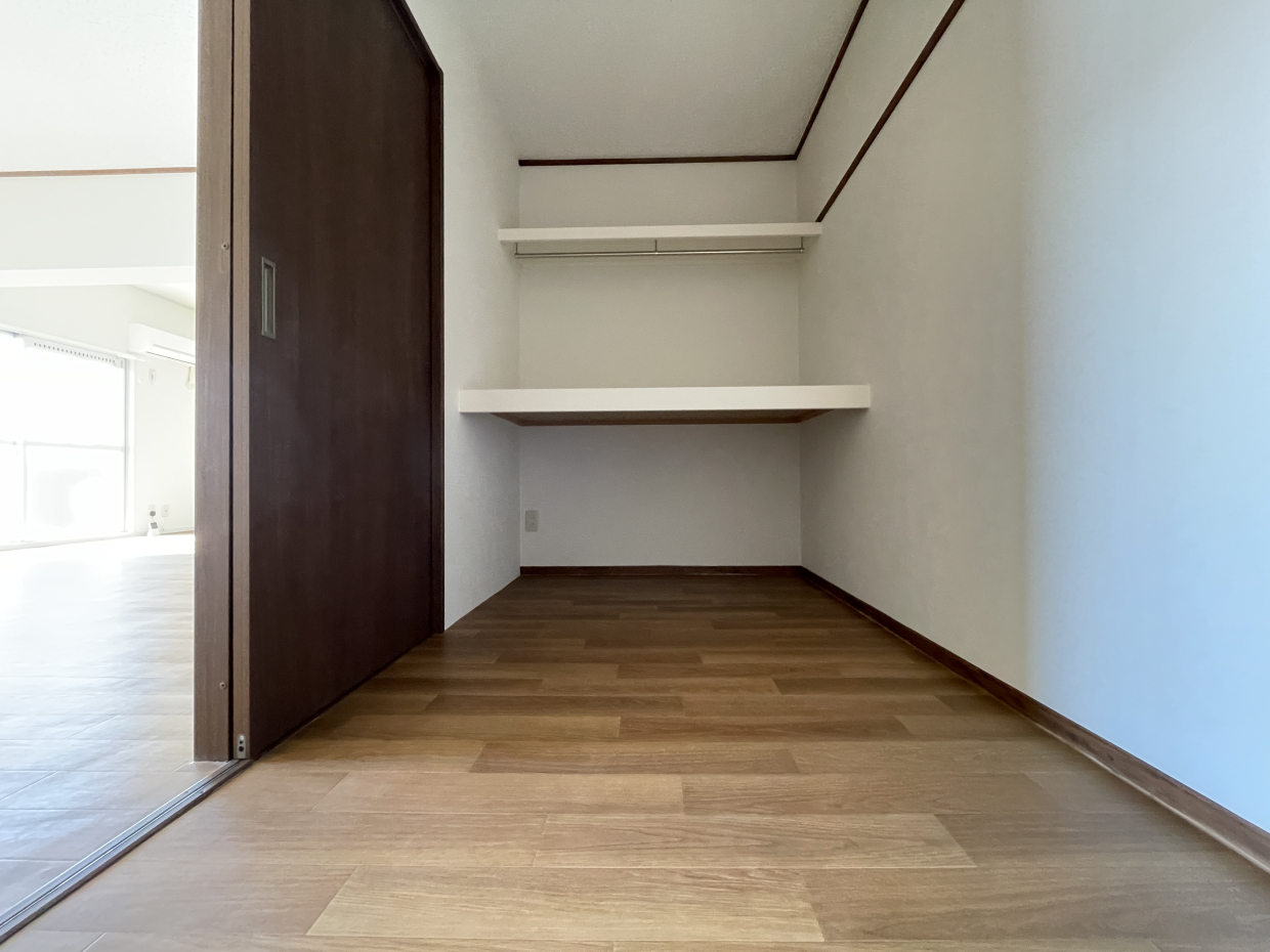 大容量のウォークインクローゼットがあります