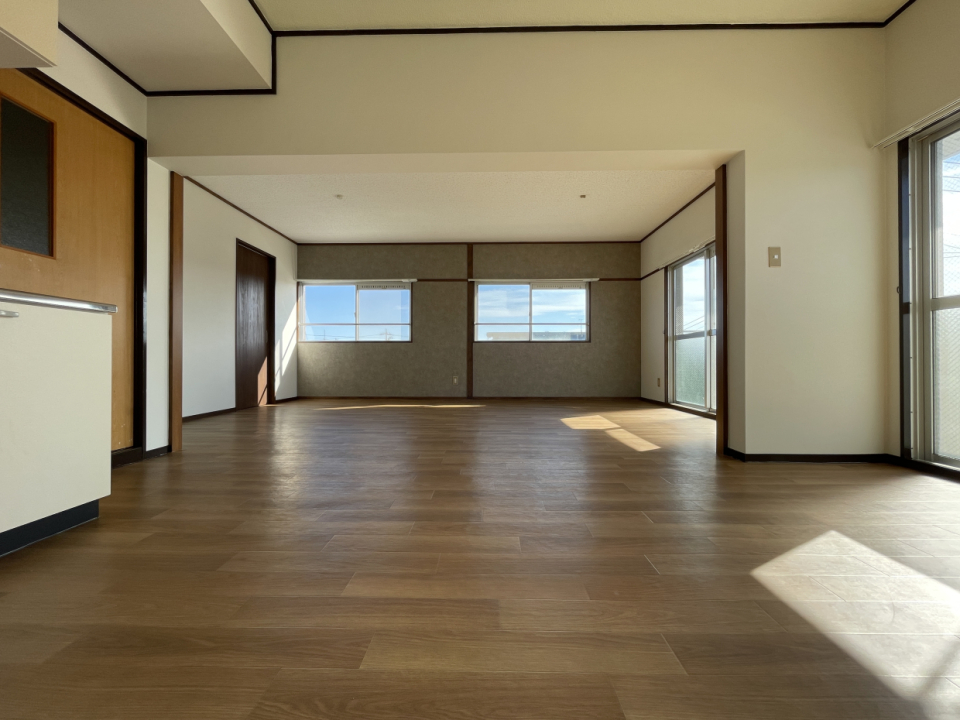 もともと二部屋だったところを繋げた感じです