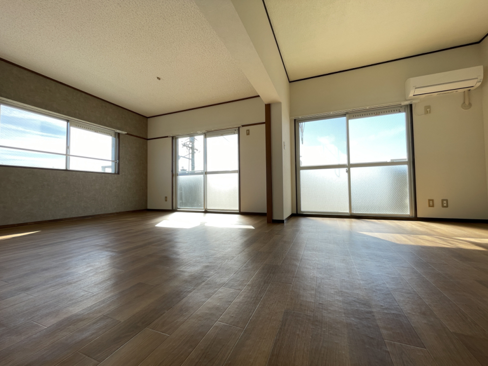 グレーのアクセントクロスが効いてます