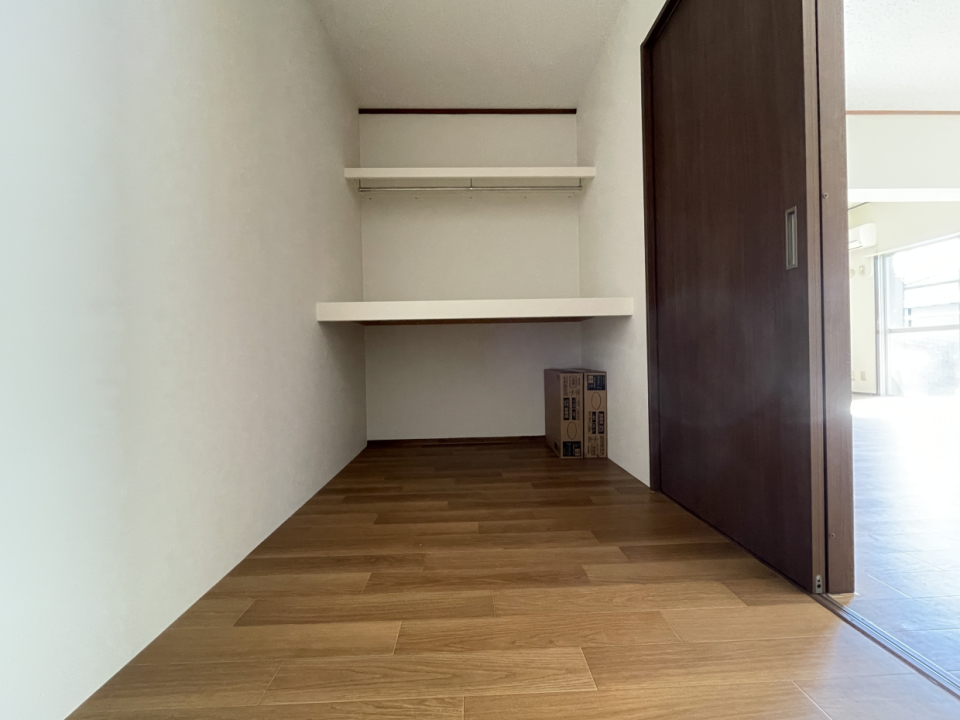 リビングには大容量のウォークインクローゼット