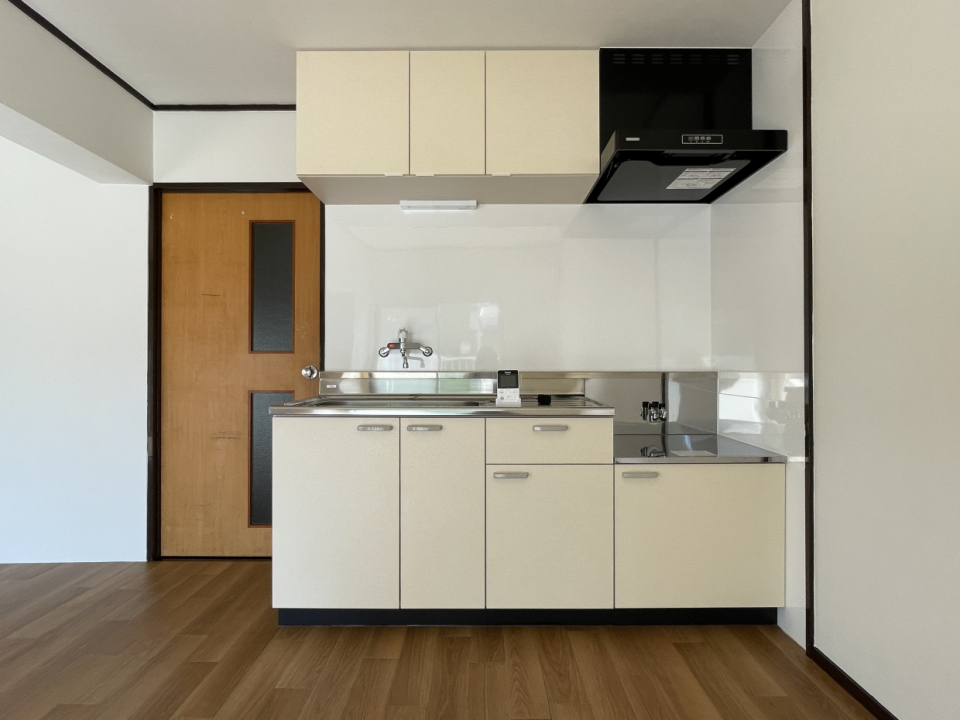 新品のキッチン！ガスコンロは自身で設置が必要。