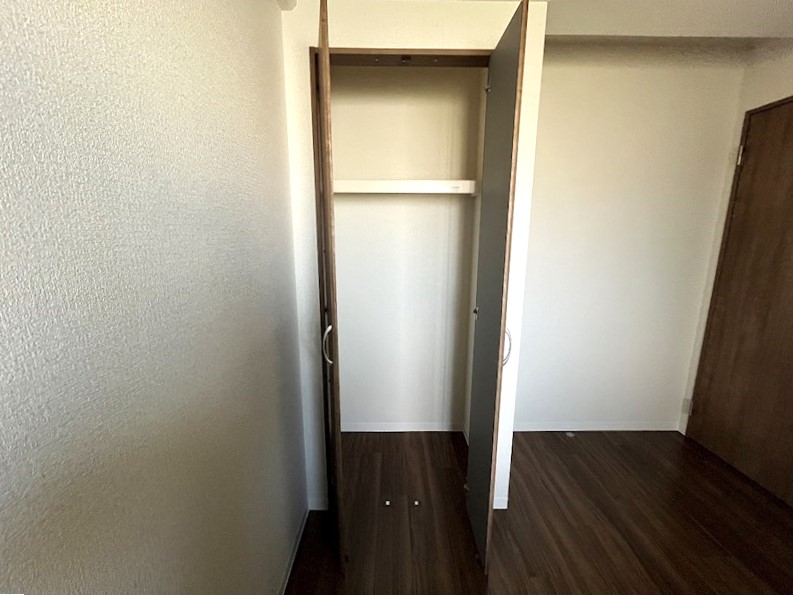 洋室②の収納スペース