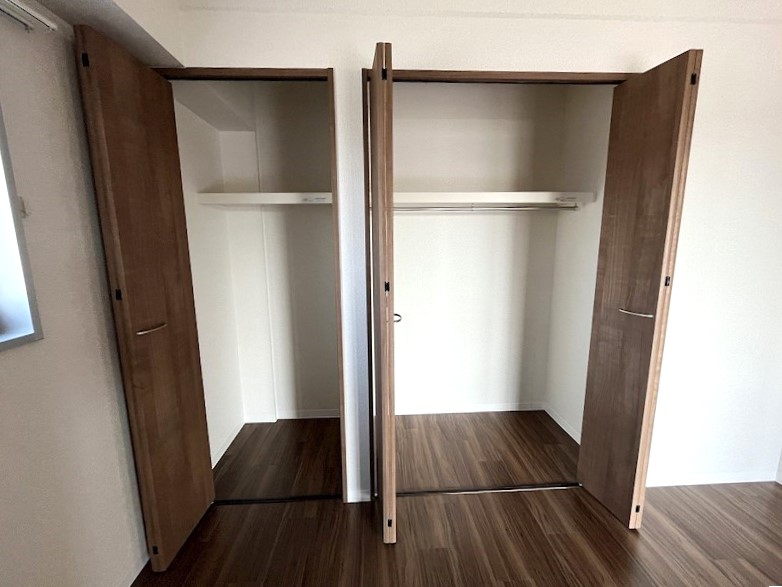 洋室①の収納スペース