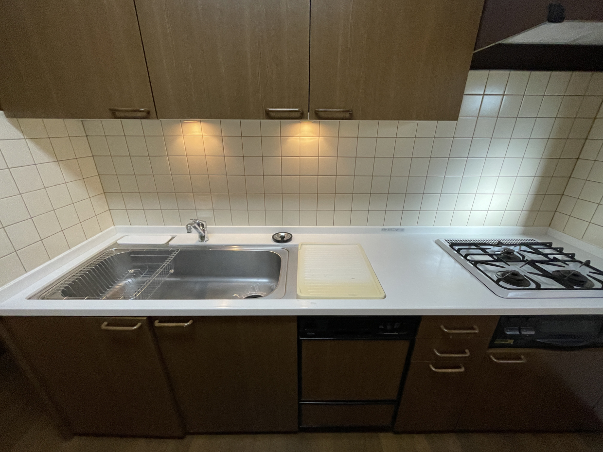 3口コンロなので家族分の料理も一気に作れますね