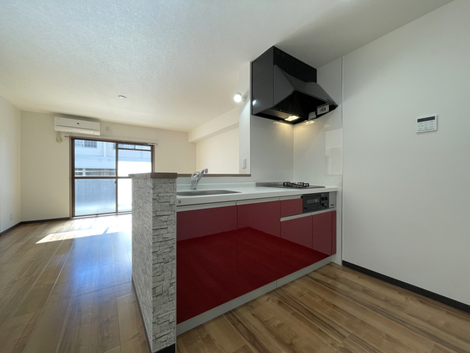 真っ赤なキッチンが可愛い♪